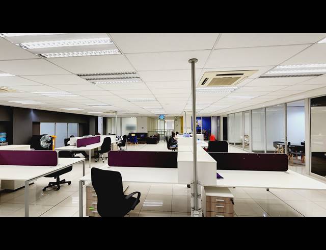 2,221M² WAREHOUSE FOR SALE IN NORTH RIDING
